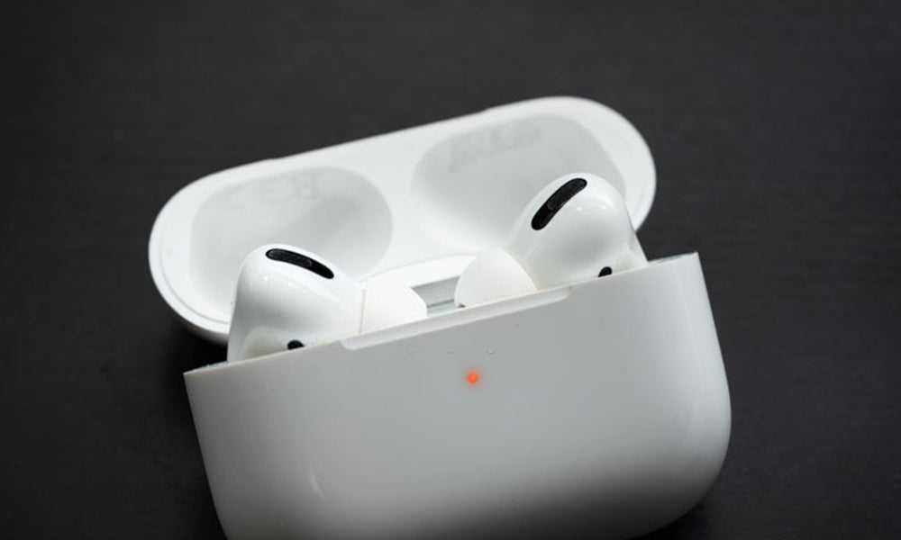 How Do You Know If Airpods Are Charging Quickly