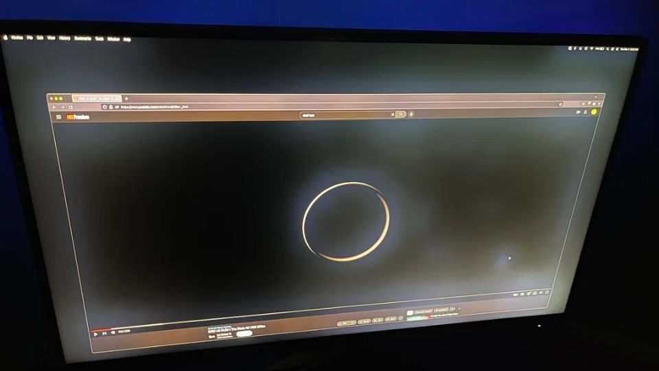 backlight blooming effect on display