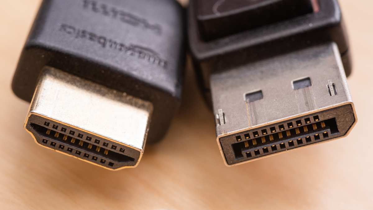 DisplayPort vs HDMI cable comparison