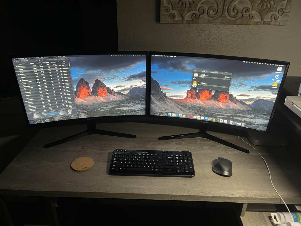 dual monitor alignment curved screens