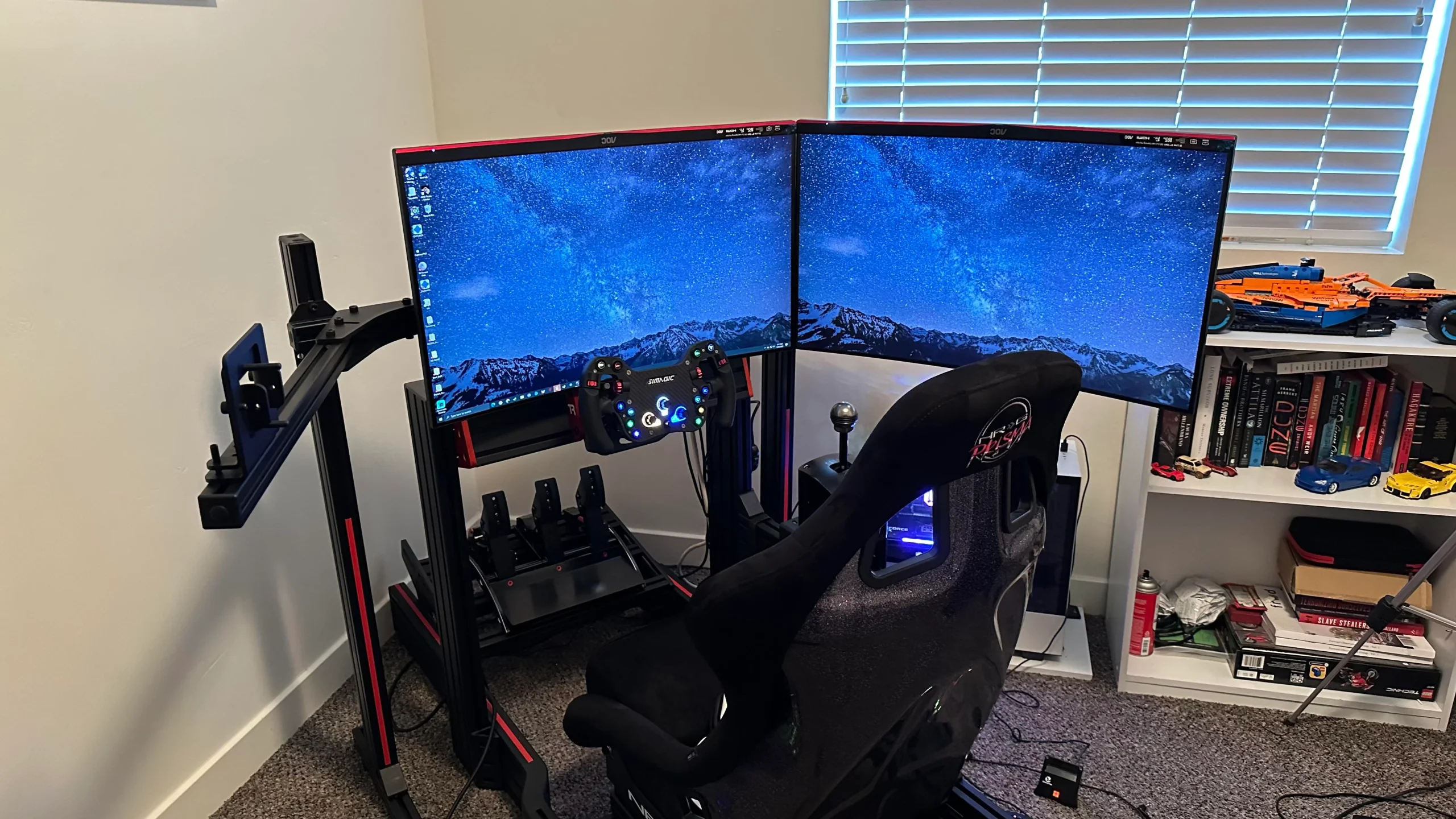 dual monitor bezel gap close up