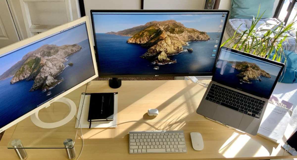 MacBook Pro USB-C monitor desk setup