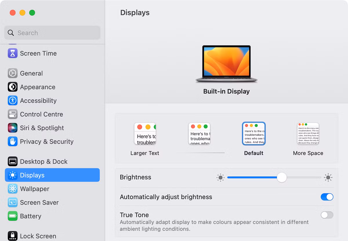 macOS System Settings Displays arrangement and scaling panel