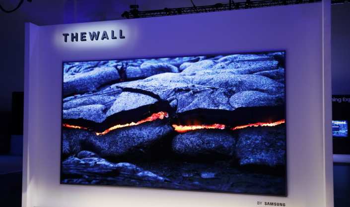 MicroLED modular panel installation