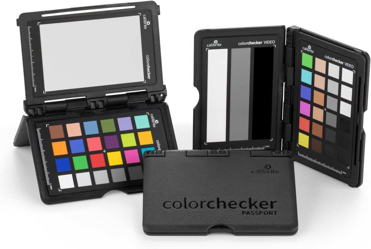 mini LED monitor color accuracy