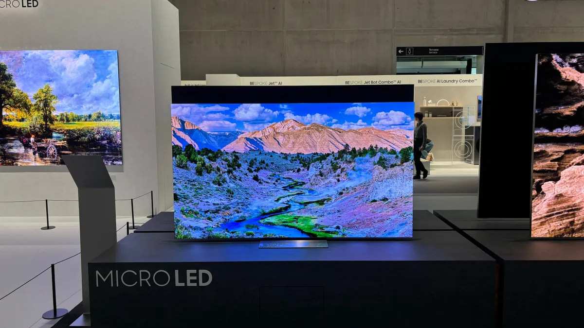 Samsung MicroLED modular display