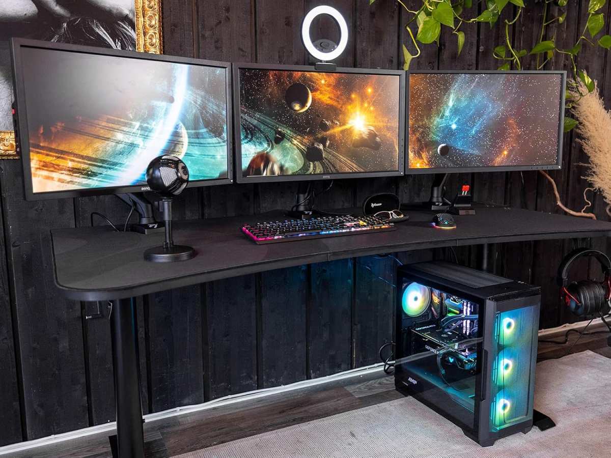 ultrawide monitor