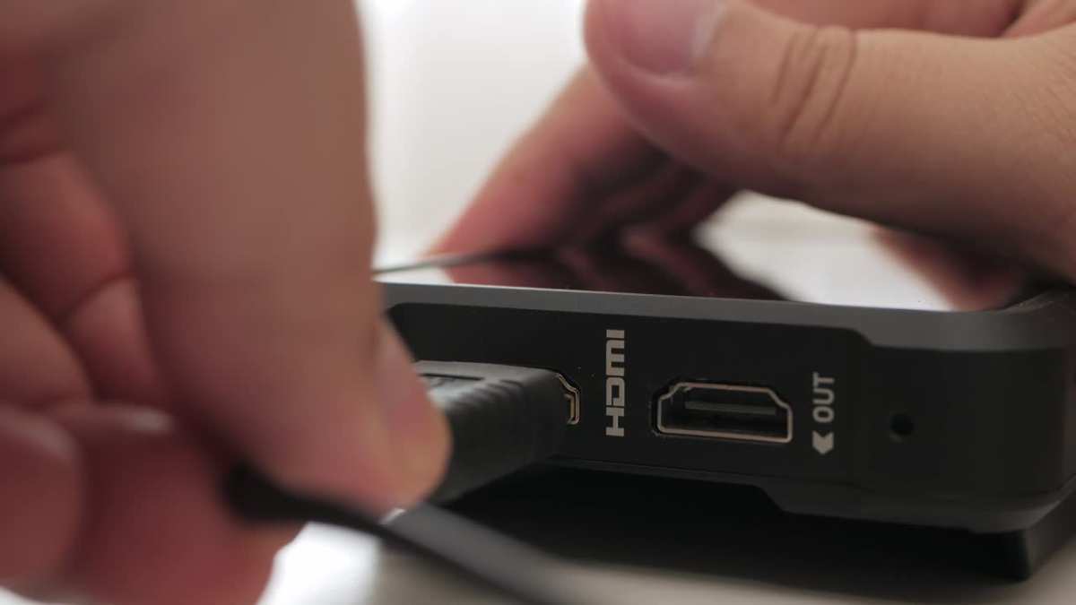 unplug monitor cable test