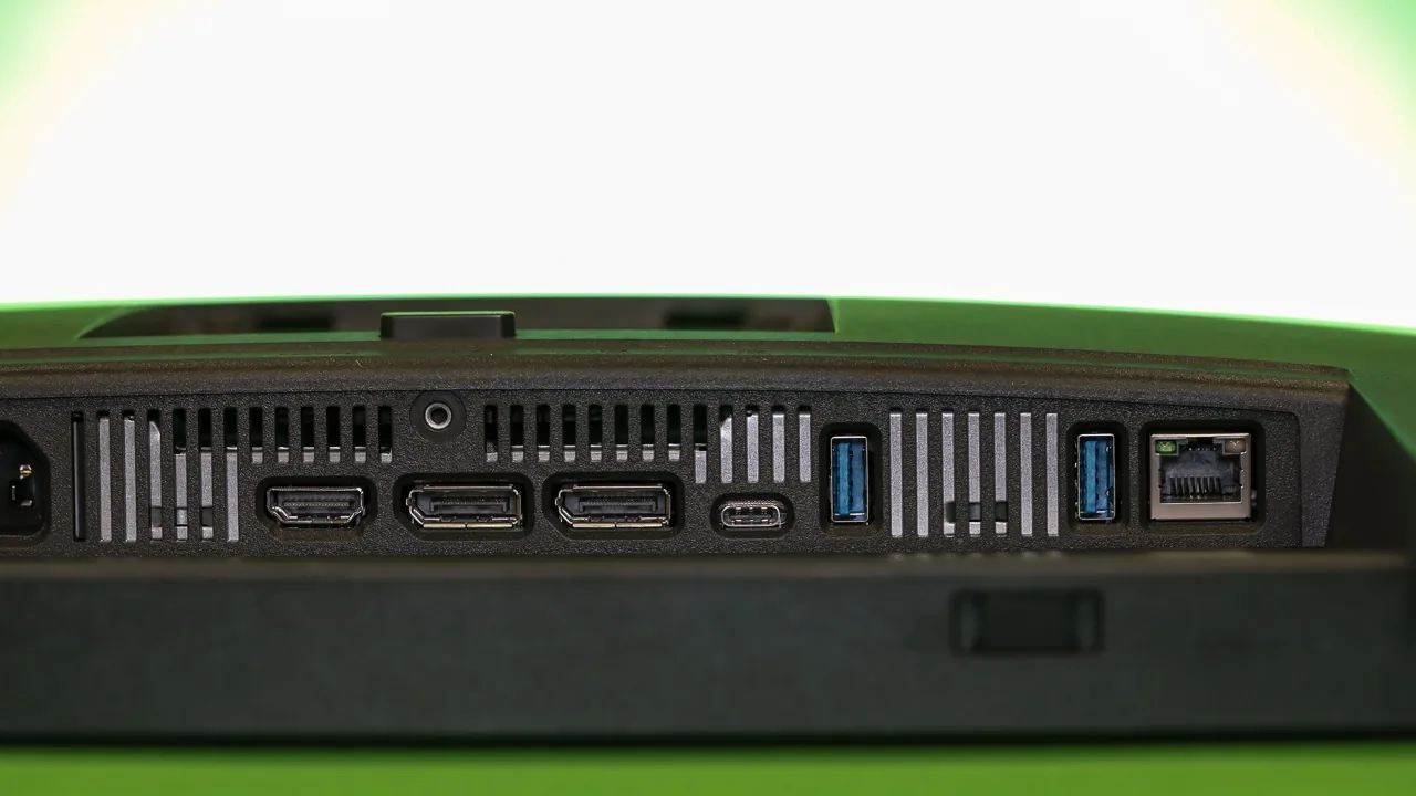 USB-C Power Delivery wattage label on monitor