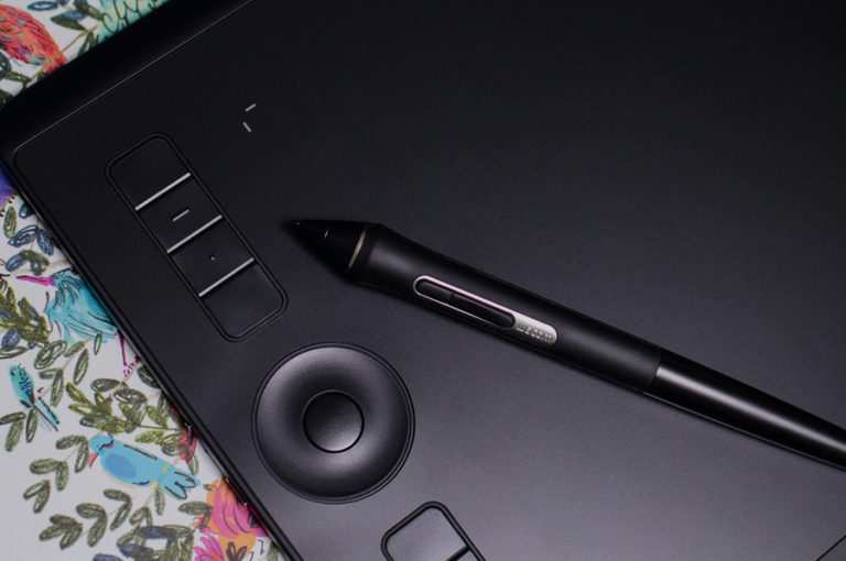 Wacom Cintiq pen display photo retouching