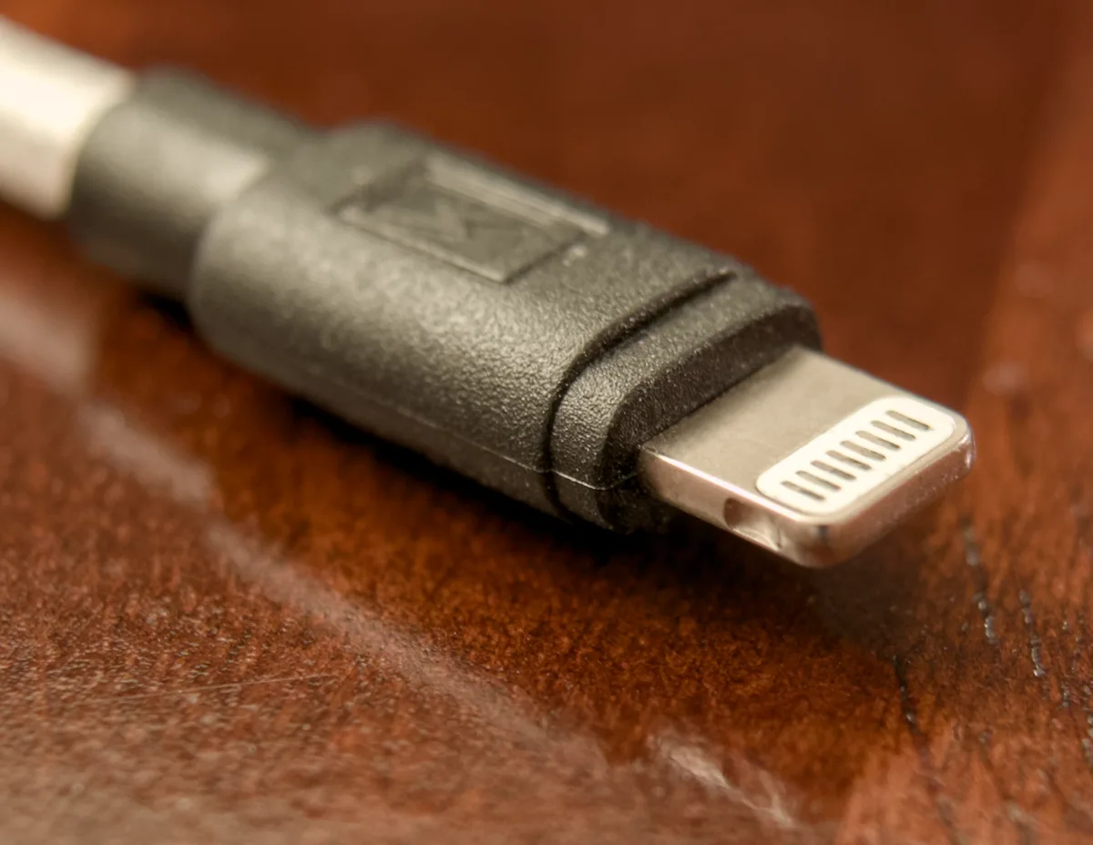 Lightning connector